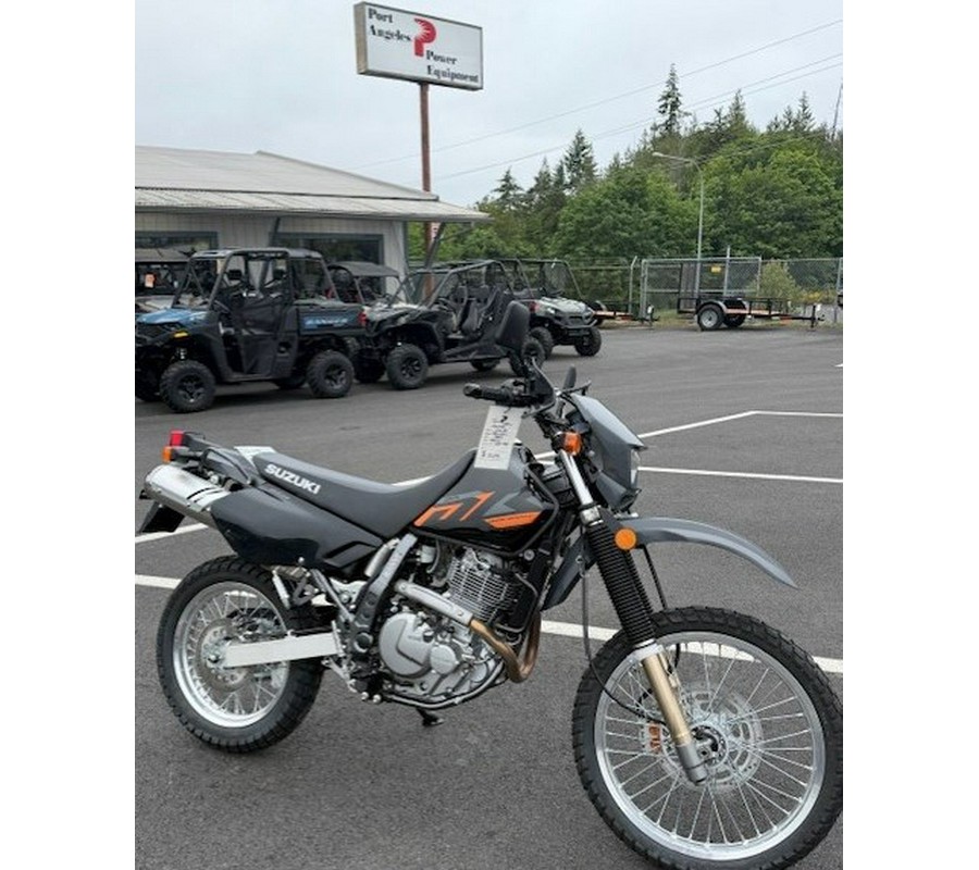 2025 Suzuki DR 650SEM5