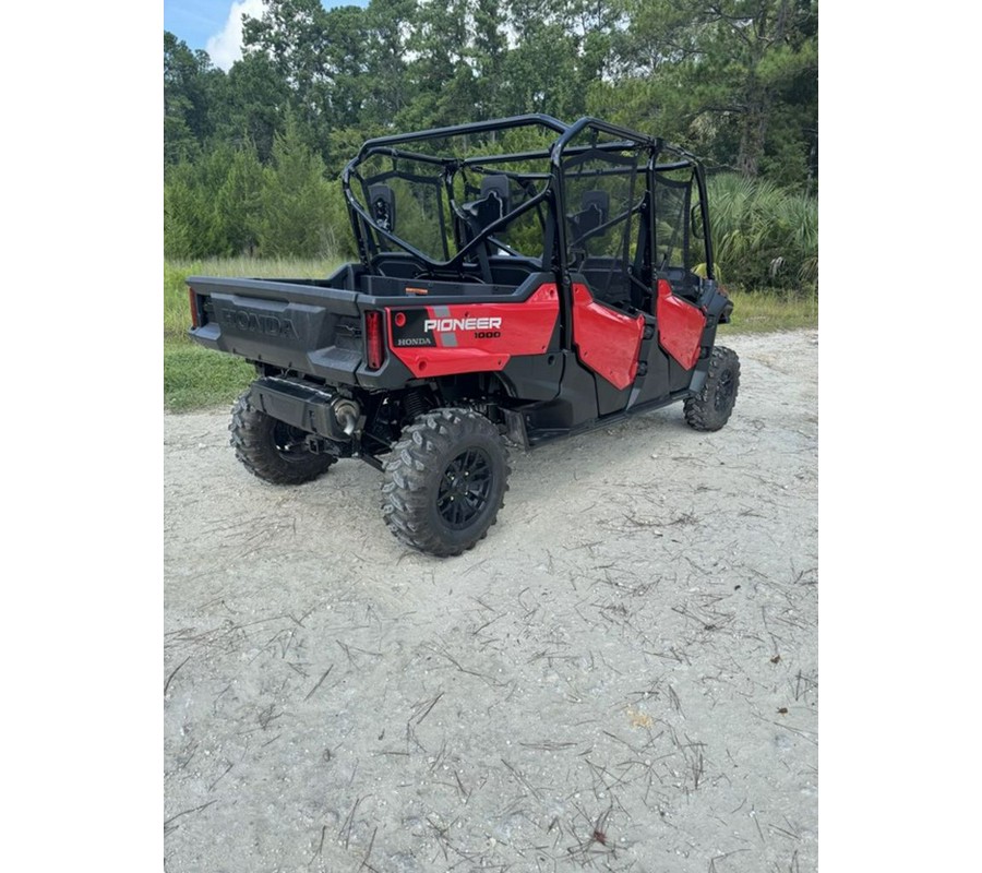 2025 Honda® Pioneer 1000-6 Deluxe Crew