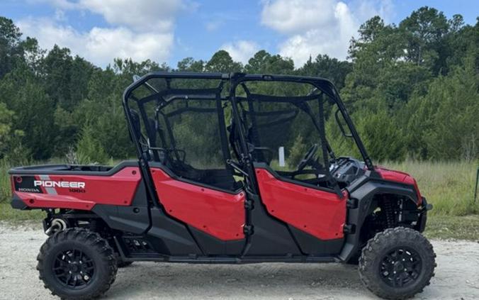 2025 Honda® Pioneer 1000-6 Deluxe Crew