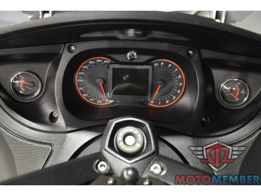 2014 Can-Am SPYDER RT S