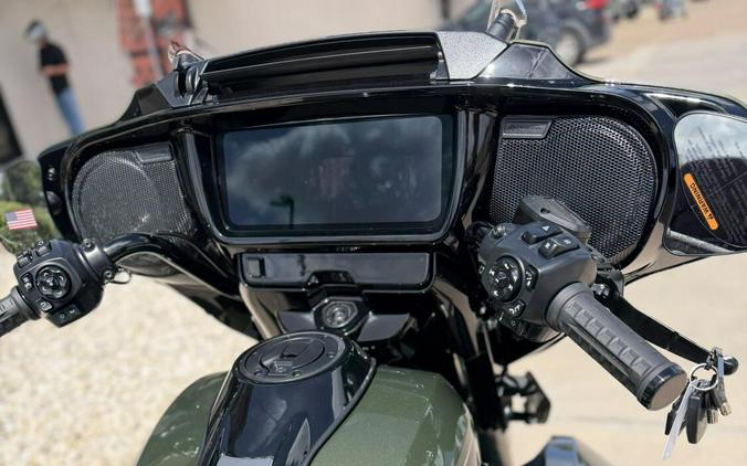 2026 Harley-Davidson Street Glide 3 Limited Olive Steel Metallic / Vivid Black Black Trim