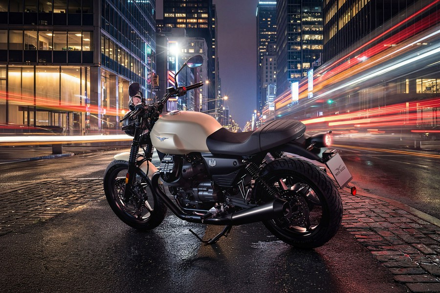 2027 Moto Guzzi V7 Stone