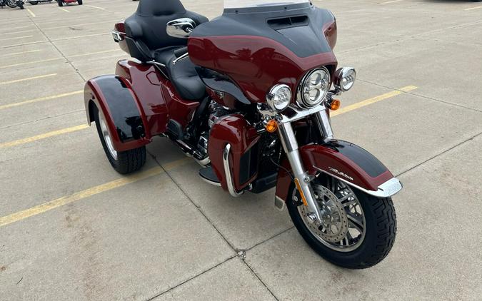 2024 Harley-Davidson Tri Glide Ultra Trike FLHTCUTG