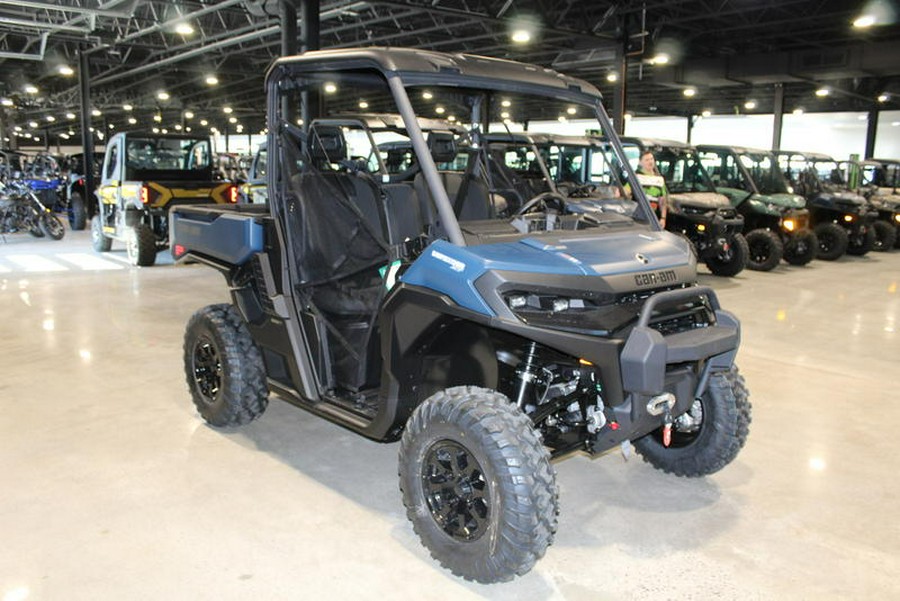 2026 Can-Am® SSV DEF XT 65 HD11 BE 26