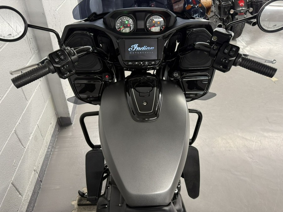 2023 Indian Challenger Dark Horse
