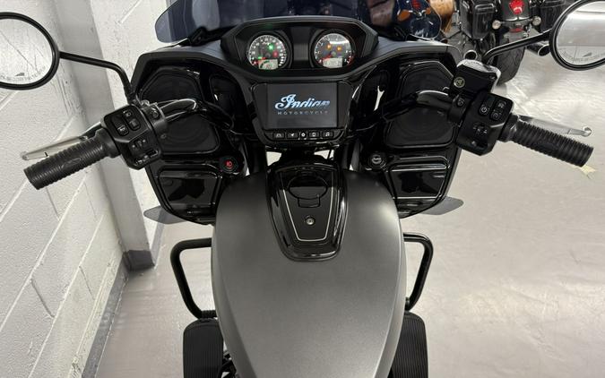 2023 Indian Challenger Dark Horse