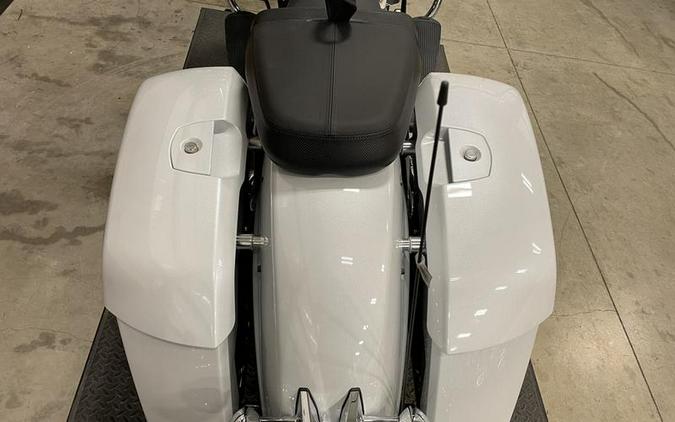 2024 Indian Motorcycle® Challenger® Limited Ghost White Metallic