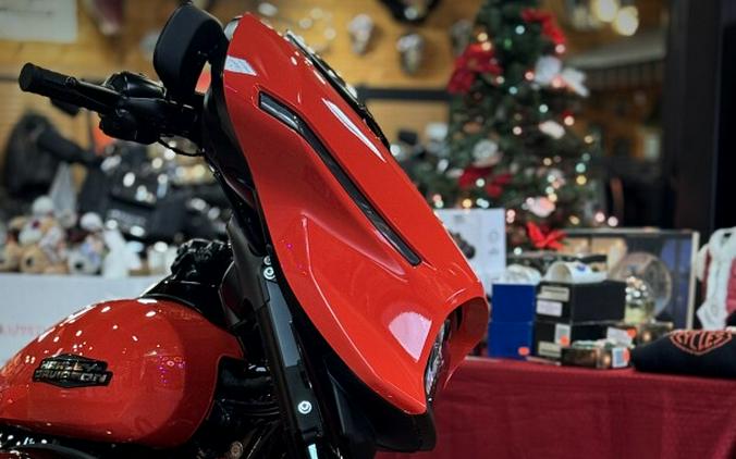 2026 Harley-Davidson® Street Glide® Blood Orange - Black