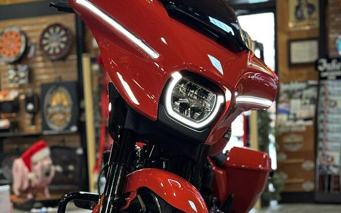 2026 Harley-Davidson® Street Glide® Blood Orange - Black