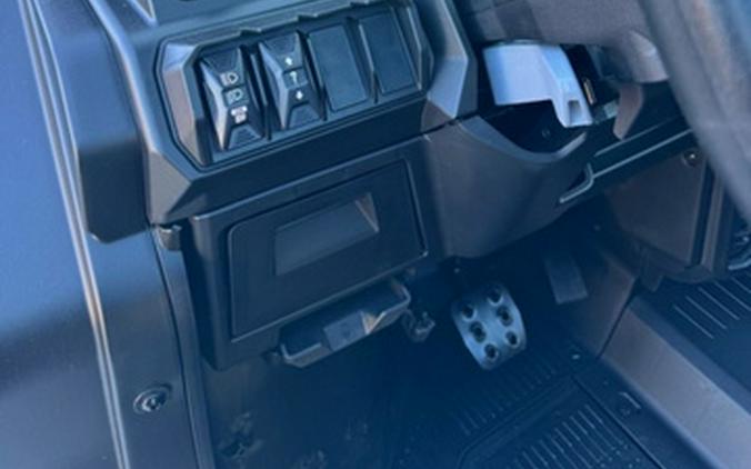 2026 Can-Am Defender XT CAB HD11