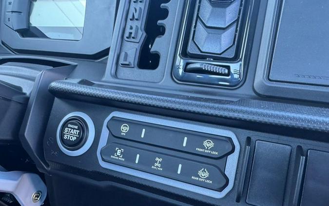 2026 Can-Am Defender XT CAB HD11