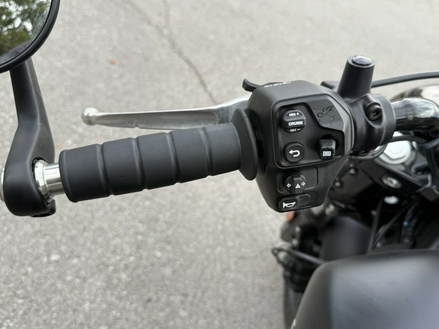 2025 Indian Scout Bobber Limited +Tech Black Smoke