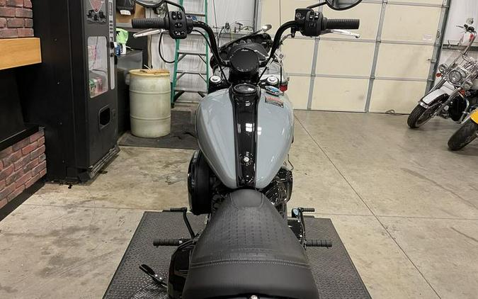 2024 Indian Motorcycle® Chief Bobber Dark Horse® Storm Gray