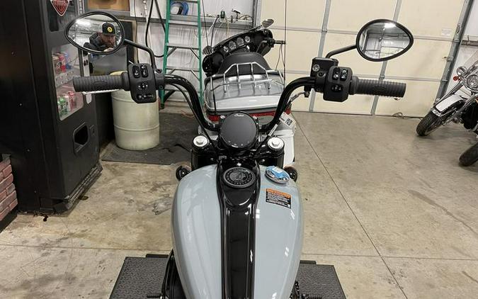 2024 Indian Motorcycle® Chief Bobber Dark Horse® Storm Gray