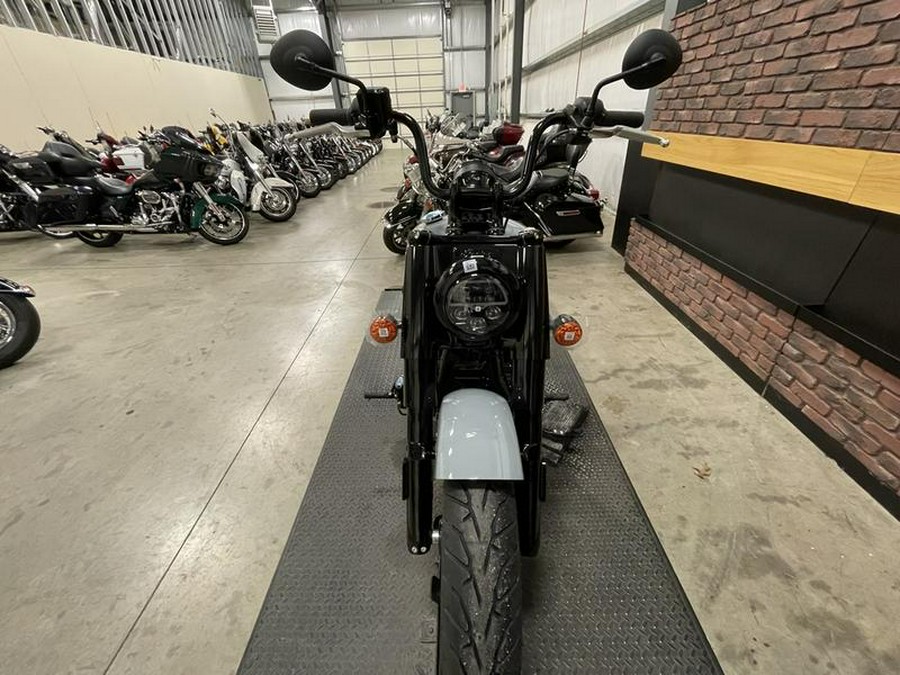 2024 Indian Motorcycle® Chief Bobber Dark Horse® Storm Gray