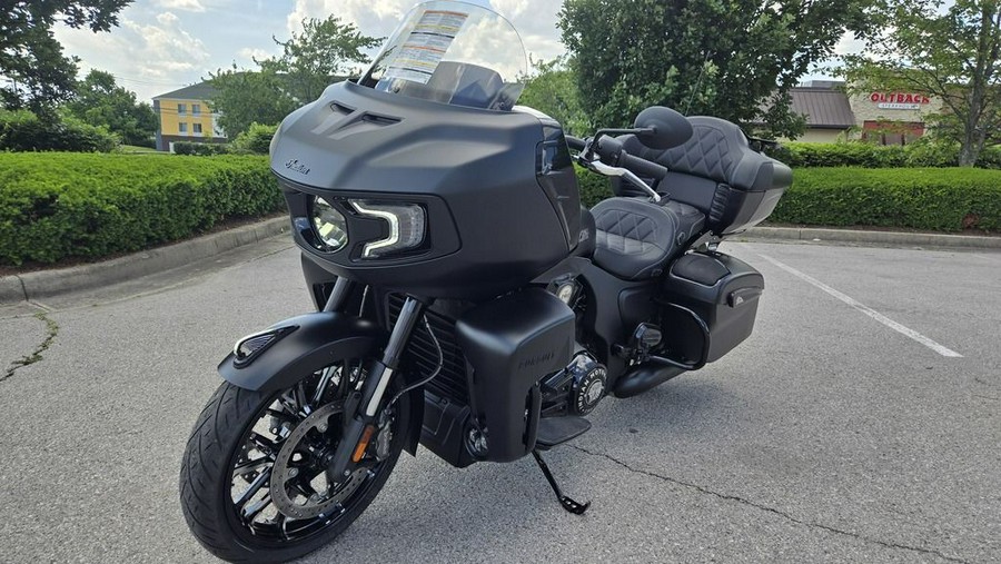 2024 Indian Motorcycle® Pursuit® Dark Horse® with PowerBand Audio Package Black Smoke