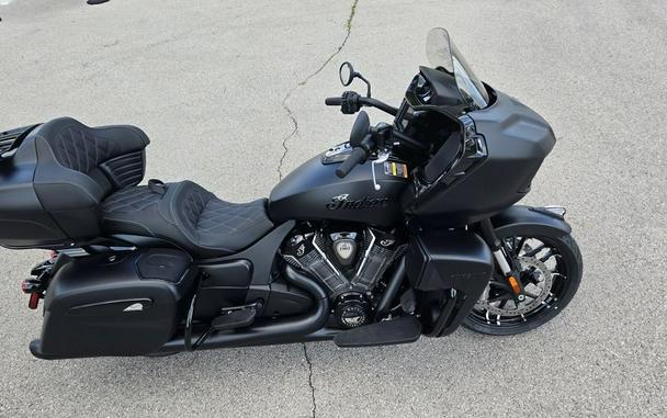 2024 Indian Motorcycle® Pursuit® Dark Horse® with PowerBand Audio Package Black Smoke