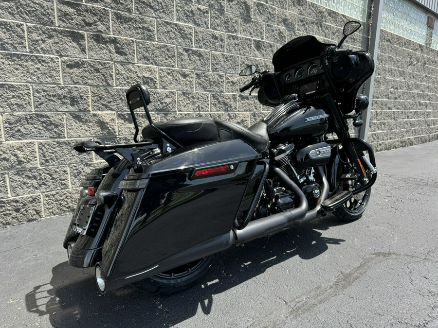 FLHXS 2018 Street Glide Special