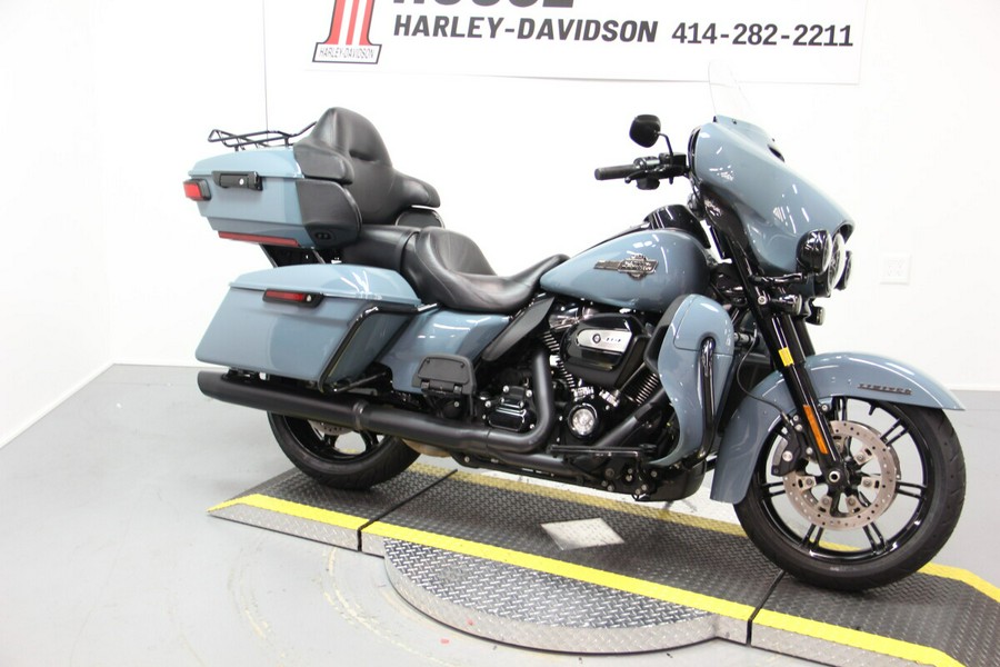 2024 Harley-Davidson® Ultra Limited Sharkskin Blue