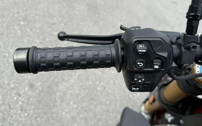 2024 Indian FTR R Carbon Carbon Fiber