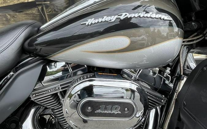 2013 Harley-Davidson® FLHTCUSE8 - CVO™ Ultra Classic® Electra Glide®