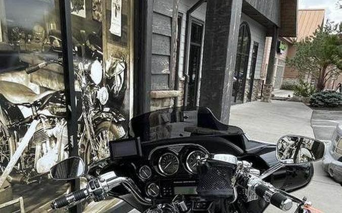 2013 Harley-Davidson® FLHTCUSE8 - CVO™ Ultra Classic® Electra Glide®