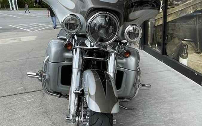 2013 Harley-Davidson® FLHTCUSE8 - CVO™ Ultra Classic® Electra Glide®