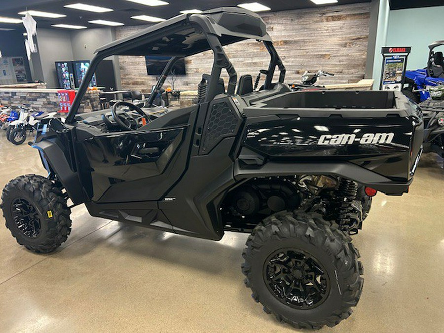 2025 Can-Am COMMANDER XT 700