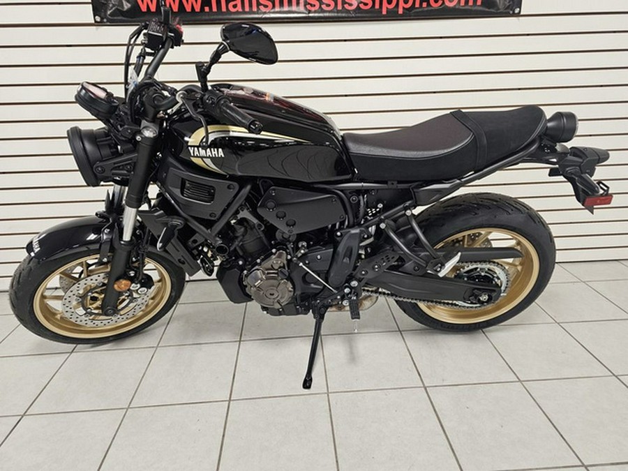 2025 Yamaha XSR700