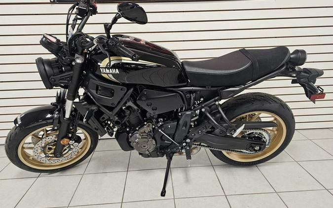 2025 Yamaha XSR700