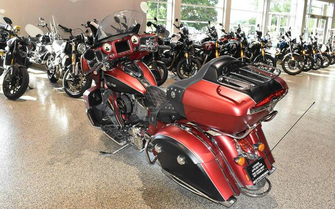 2017 Indian Motorcycle® Roadmaster® Icon Mesa Red Smoke & Thunder Black