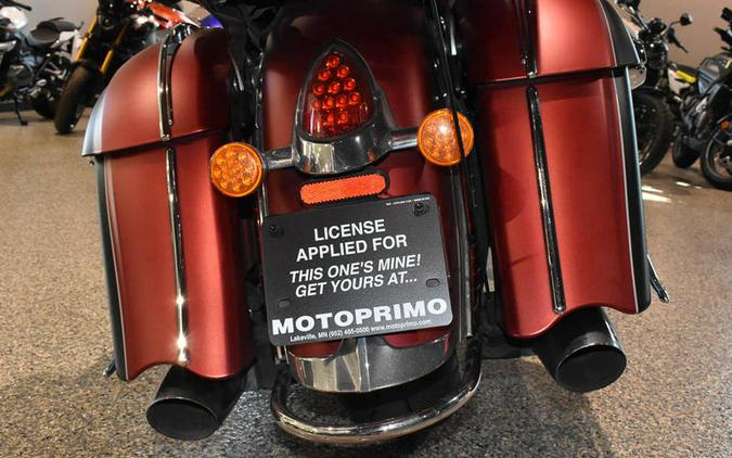 2017 Indian Motorcycle® Roadmaster® Icon Mesa Red Smoke & Thunder Black