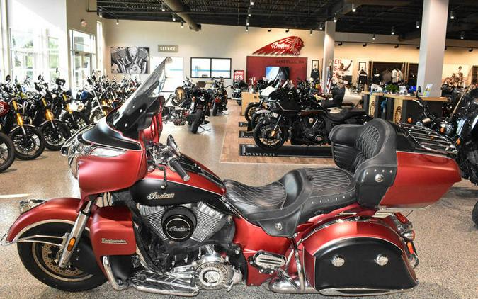 2017 Indian Motorcycle® Roadmaster® Icon Mesa Red Smoke & Thunder Black