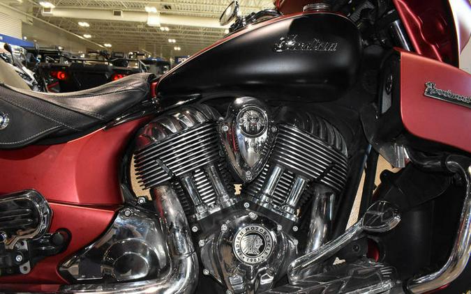 2017 Indian Motorcycle® Roadmaster® Icon Mesa Red Smoke & Thunder Black
