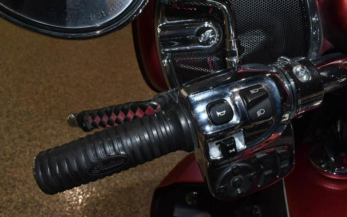 2017 Indian Motorcycle® Roadmaster® Icon Mesa Red Smoke & Thunder Black