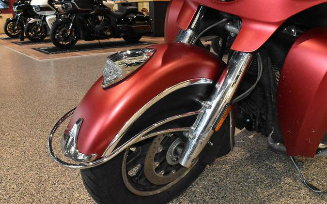 2017 Indian Motorcycle® Roadmaster® Icon Mesa Red Smoke & Thunder Black