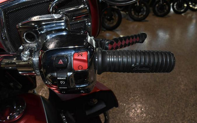 2017 Indian Motorcycle® Roadmaster® Icon Mesa Red Smoke & Thunder Black