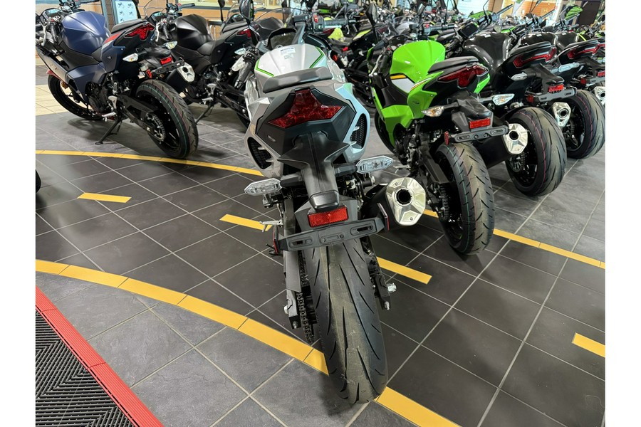 2024 Kawasaki Ninja® 7 Hybrid ABS