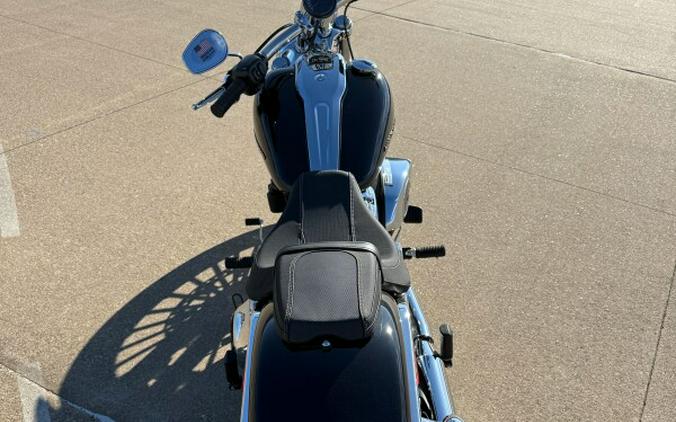 2025 Harley-Davidson® Breakout® Vivid Black
