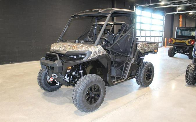 2026 Can-Am® SSV DEF XT 65 HD11 CA 26