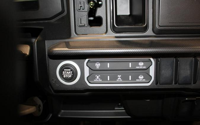 2026 Can-Am® SSV DEF XT 65 HD11 CA 26