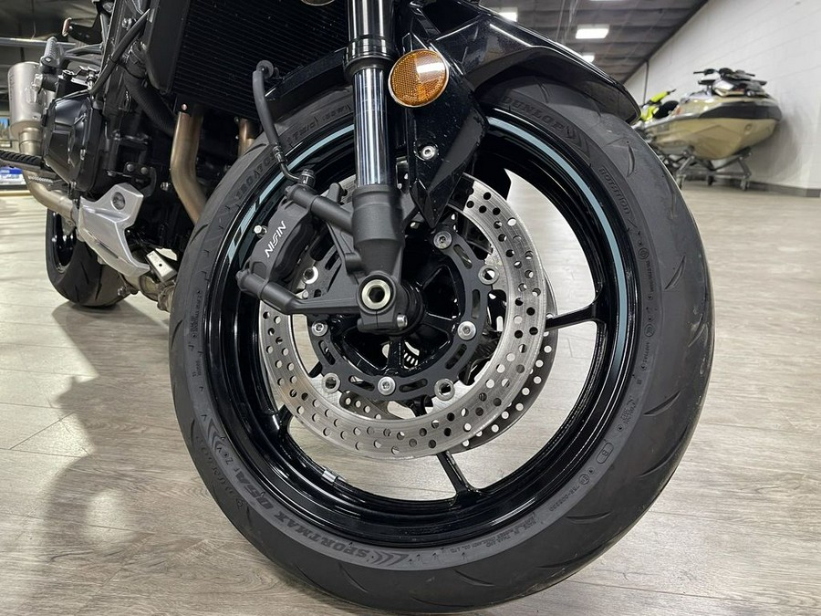 2025 Kawasaki Z900 ABS Galaxy Silver/Metallic Spark Black
