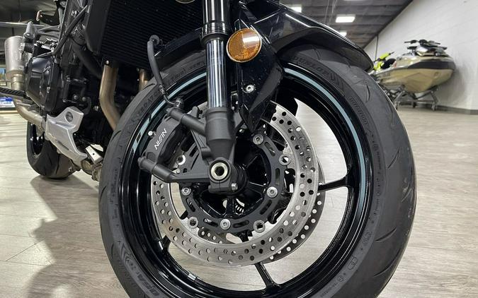 2025 Kawasaki Z900 ABS Galaxy Silver/Metallic Spark Black