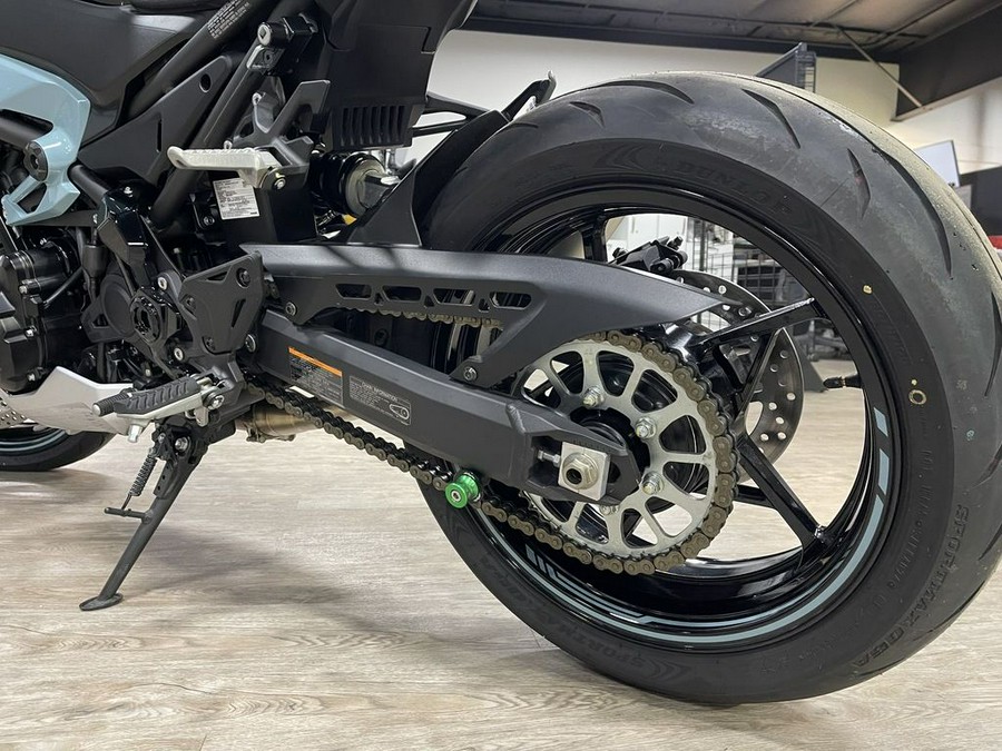 2025 Kawasaki Z900 ABS Galaxy Silver/Metallic Spark Black