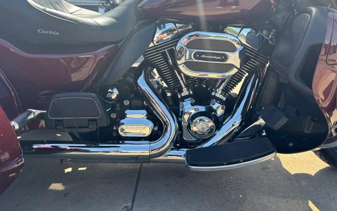 2015 Harley-Davidson Triglide FLHTCUTG