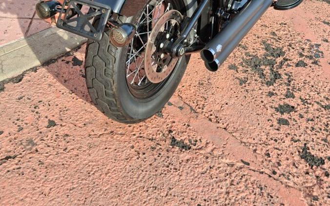 2017 Harley-Davidson® Softail Slim® S Vivid Black