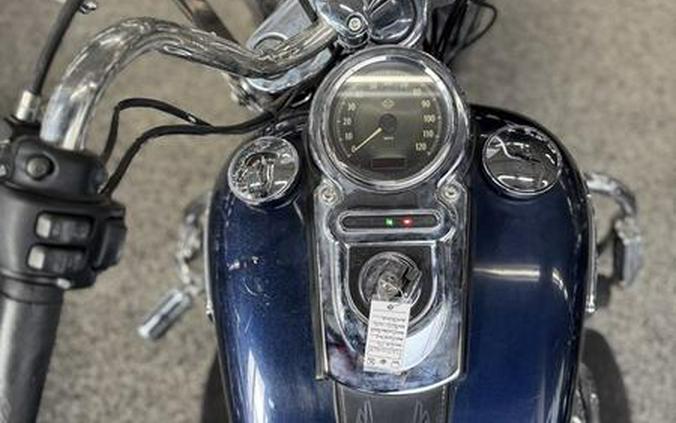 2013 Harley-Davidson® FLD - Dyna® Switchback™