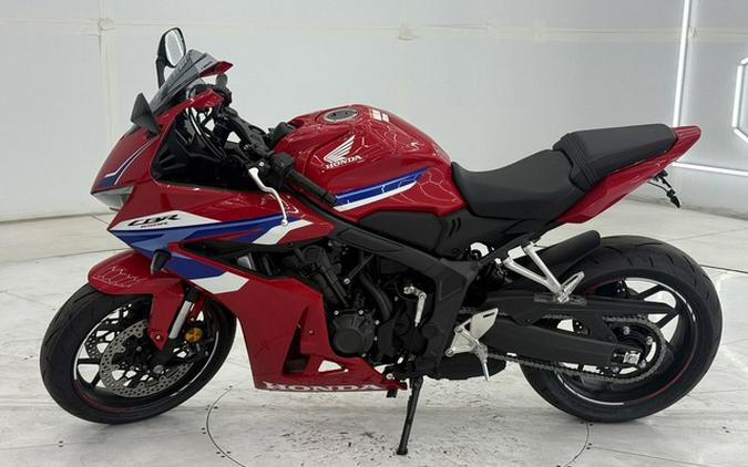 2026 Honda CBR650R E-Clutch