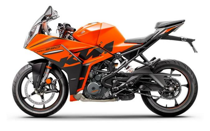 2022 KTM RC 390 Review [11 Fast Facts From the Street + Track]