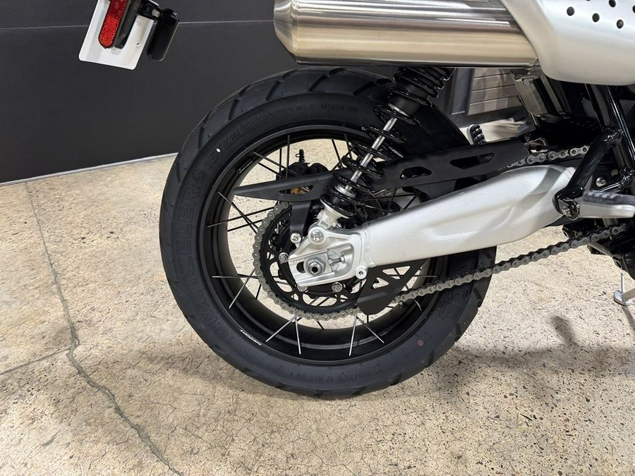 2025 Triumph Scrambler 1200 XE